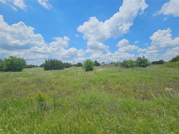 5 Acres of Residential Land for Sale in Rio Vista, Texas