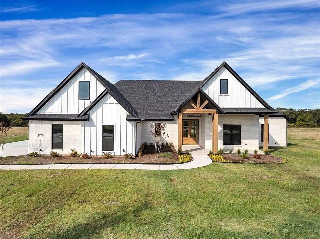 1.62 Acres of Residential Land with Home for Sale in Granbury, Texas