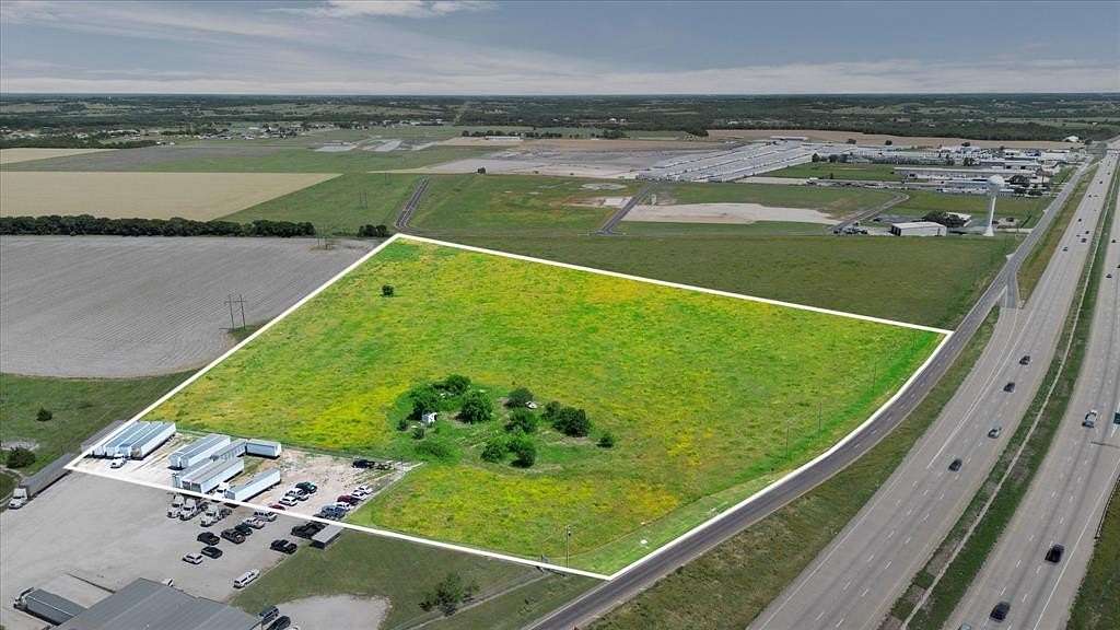 16 Acres of Commercial Land for Sale in Palmer, Texas
