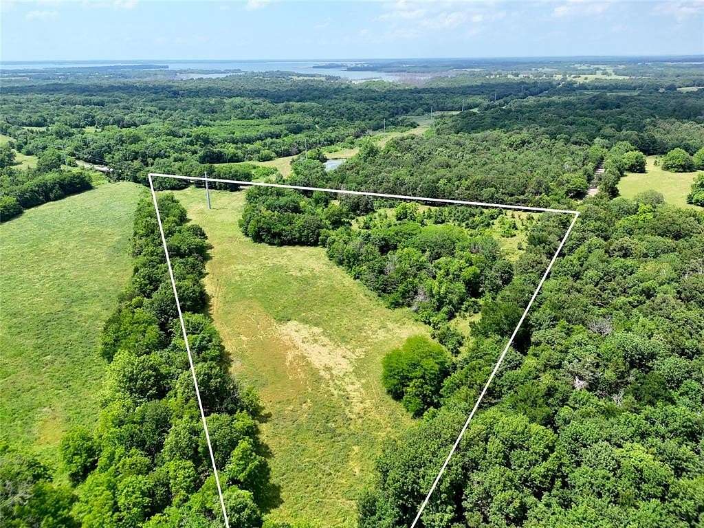 11 Acres of Land for Sale in Honey Grove, Texas