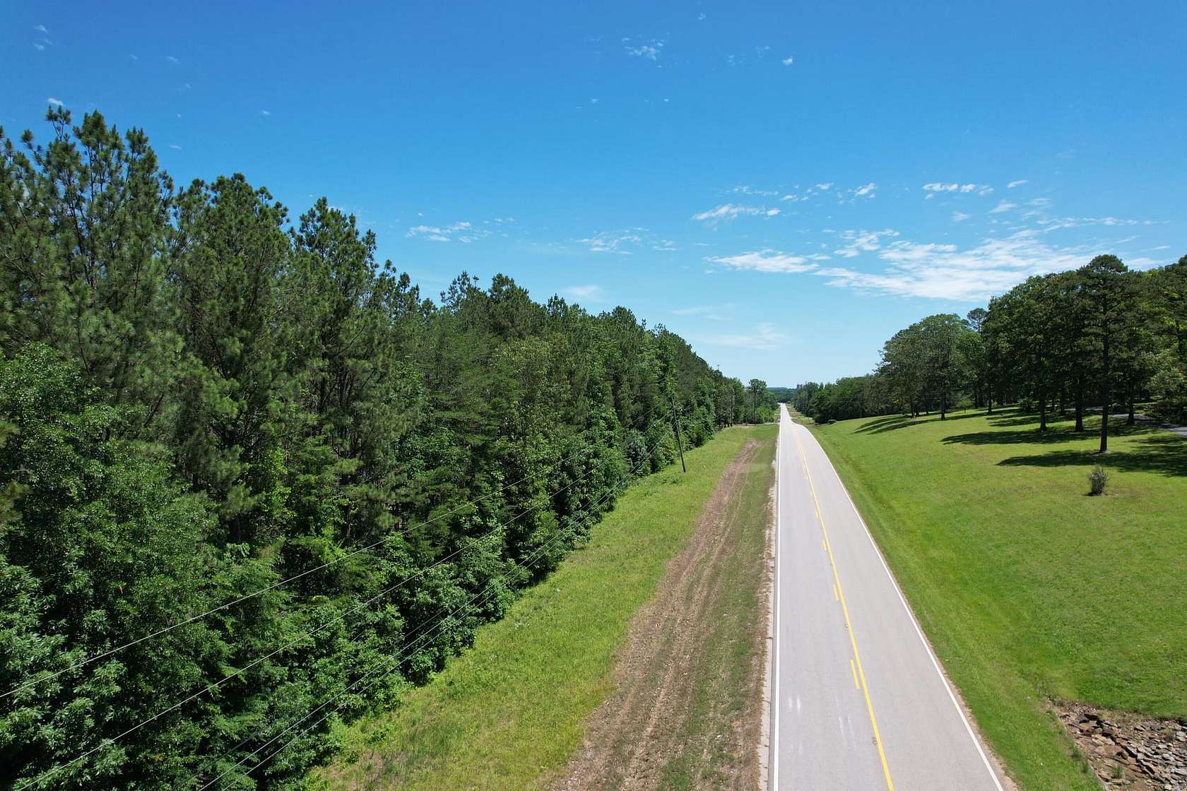 21 Acres of Recreational Land for Sale in Tuscumbia, Alabama