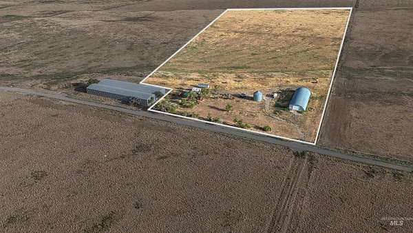 40 Acres of Land with Home for Sale in Hagerman, Idaho