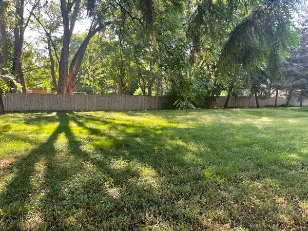 0.5 Acres of Residential Land for Sale in Batavia, Illinois