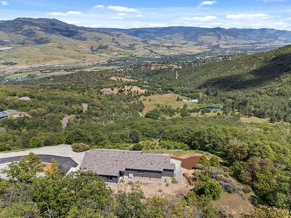 5 Acres of Residential Land with Home for Sale in Ashland, Oregon