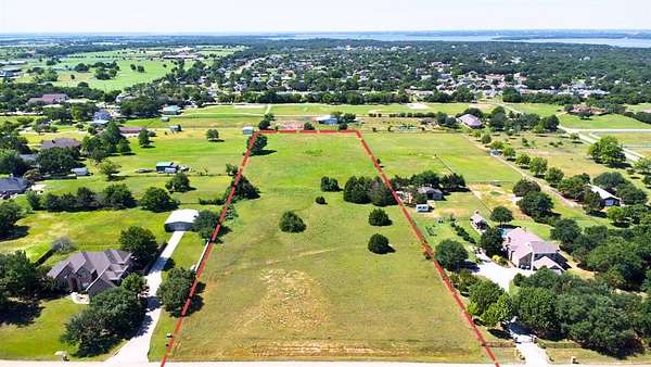 5 Acres of Residential Land for Sale in Oak Point, Texas