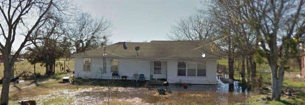 2.5 Acres of Residential Land with Home for Sale in Caldwell, Texas