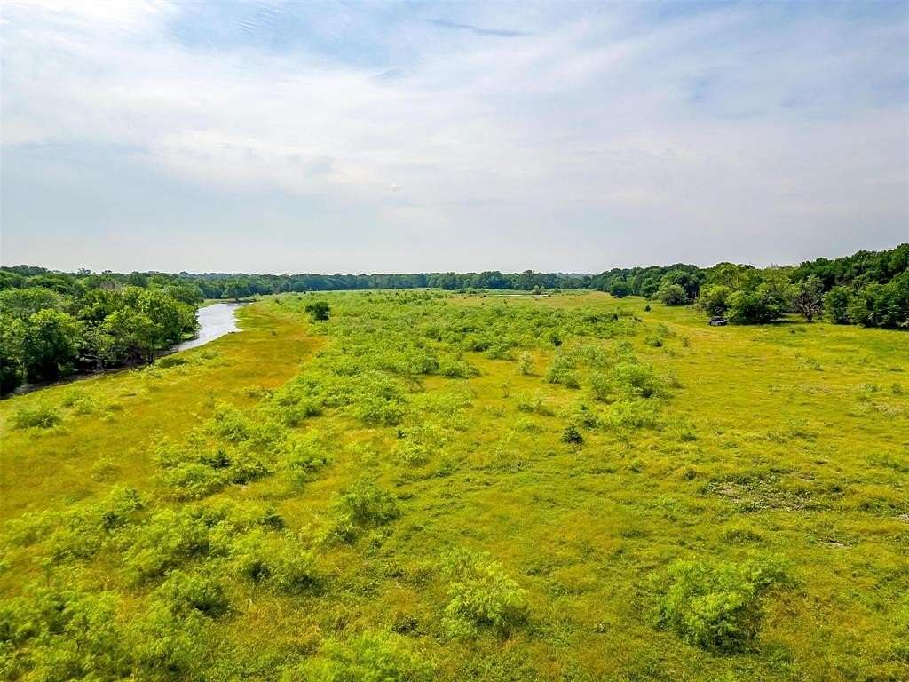 137 Acres of Recreational Land with Home for Sale in Corsicana, Texas