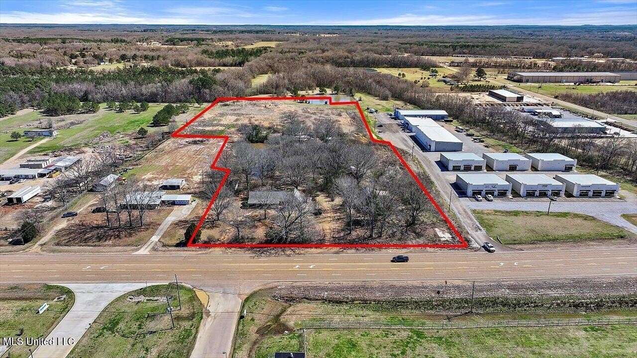 13 Acres of Land with Home for Sale in Madison, Mississippi