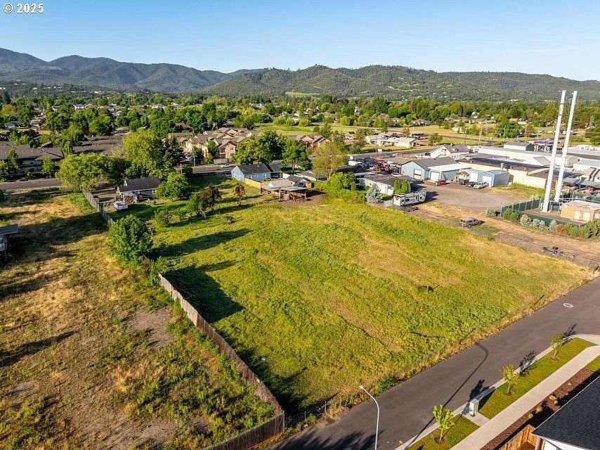 0.6 Acres of Residential Land for Sale in Medford, Oregon