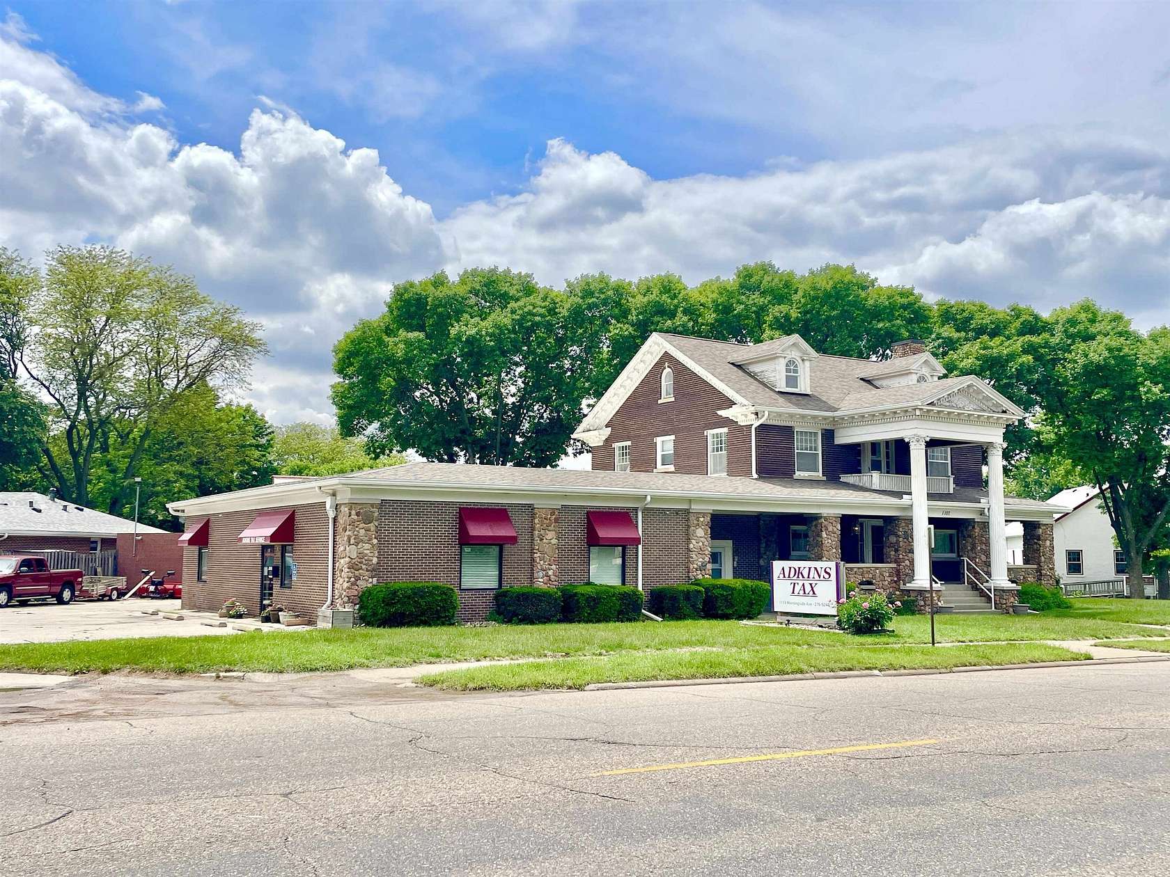 0.53 Acres of Mixed-Use Land for Sale in Sioux City, Iowa