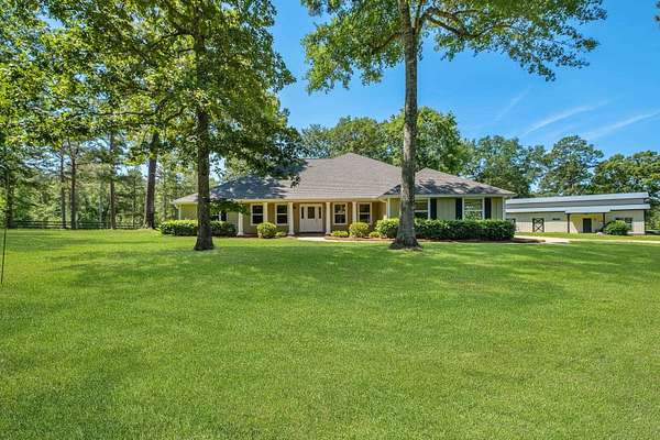 10.3 Acres of Land with Home for Sale in Tallahassee, Florida