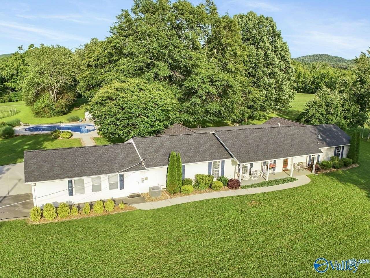 10.5 Acres of Land with Home for Sale in Harvest, Alabama