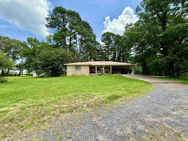2.56 Acres of Residential Land with Home for Sale in Malvern, Arkansas