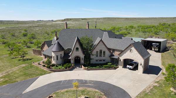 2.42 Acres of Residential Land with Home for Sale in Amarillo, Texas