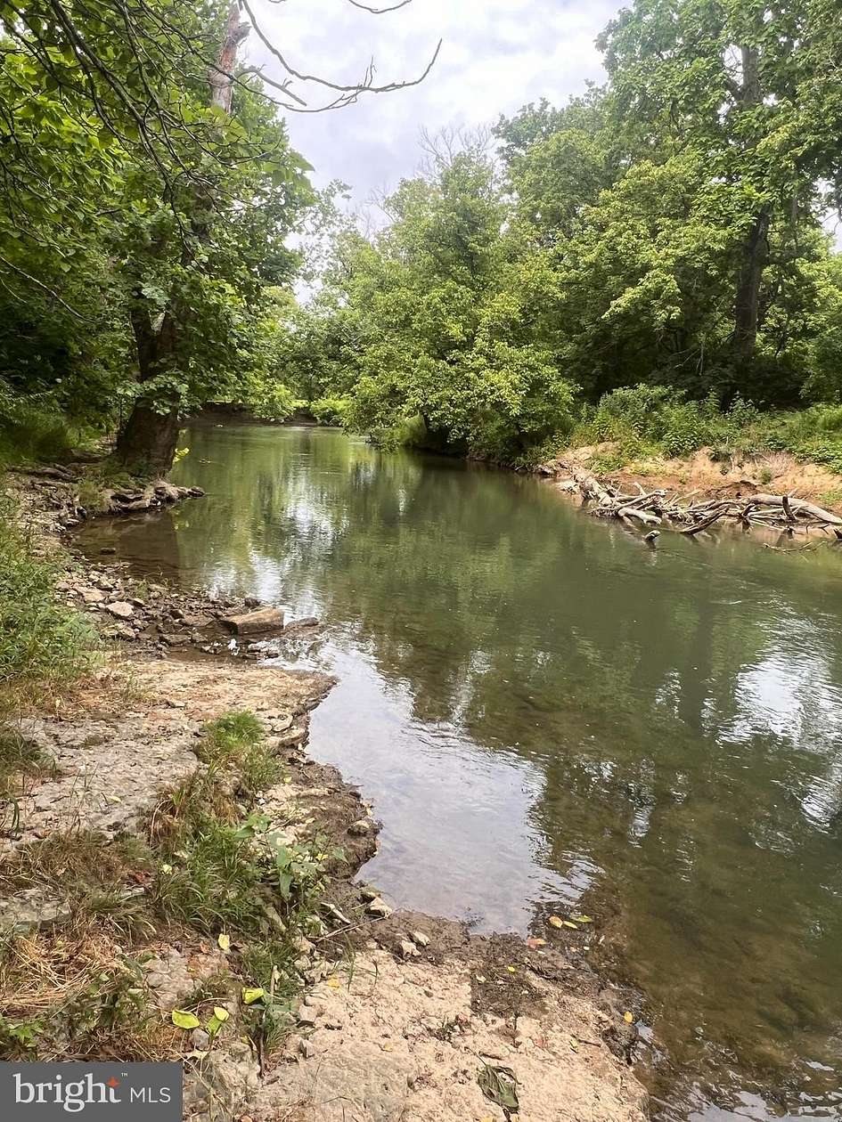 6.47 Acres of Improved Land for Sale in Kearneysville, West Virginia