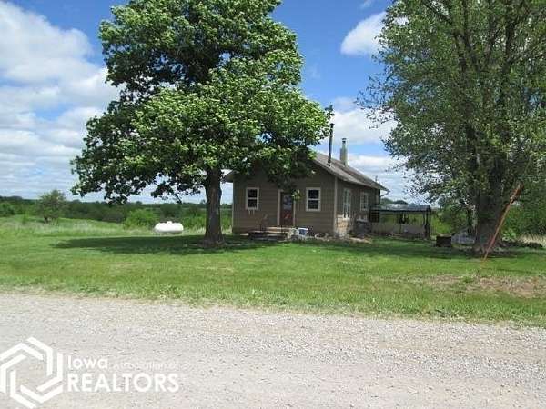 4.46 Acres of Residential Land with Home for Sale in Russell, Iowa