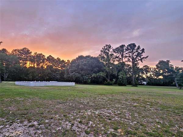 9 Acres of Land for Sale in Melrose, Florida