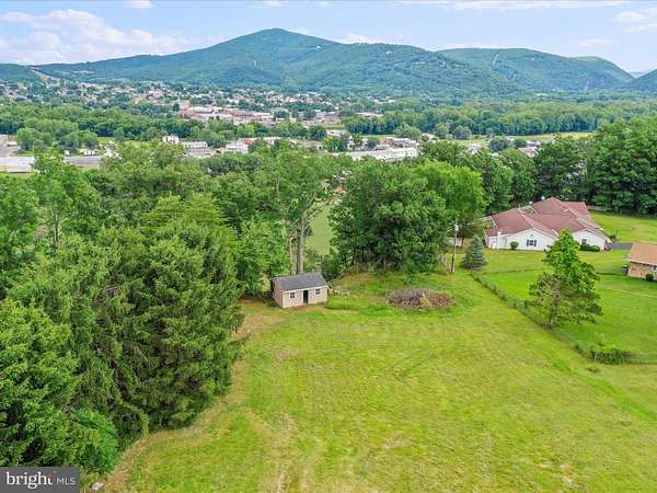 1.37 Acres of Residential Land for Sale in Petersburg, West Virginia
