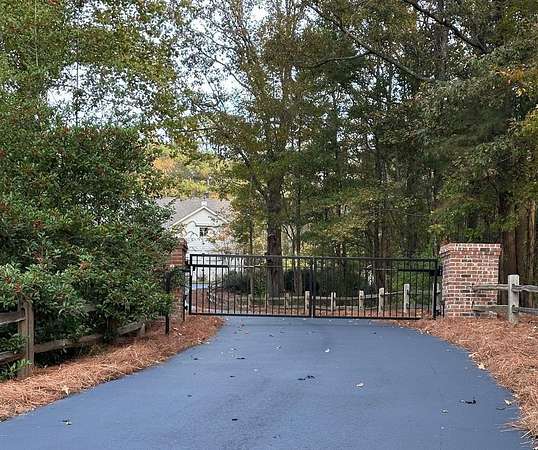 9.25 Acres of Residential Land with Home for Sale in Oxford, Mississippi