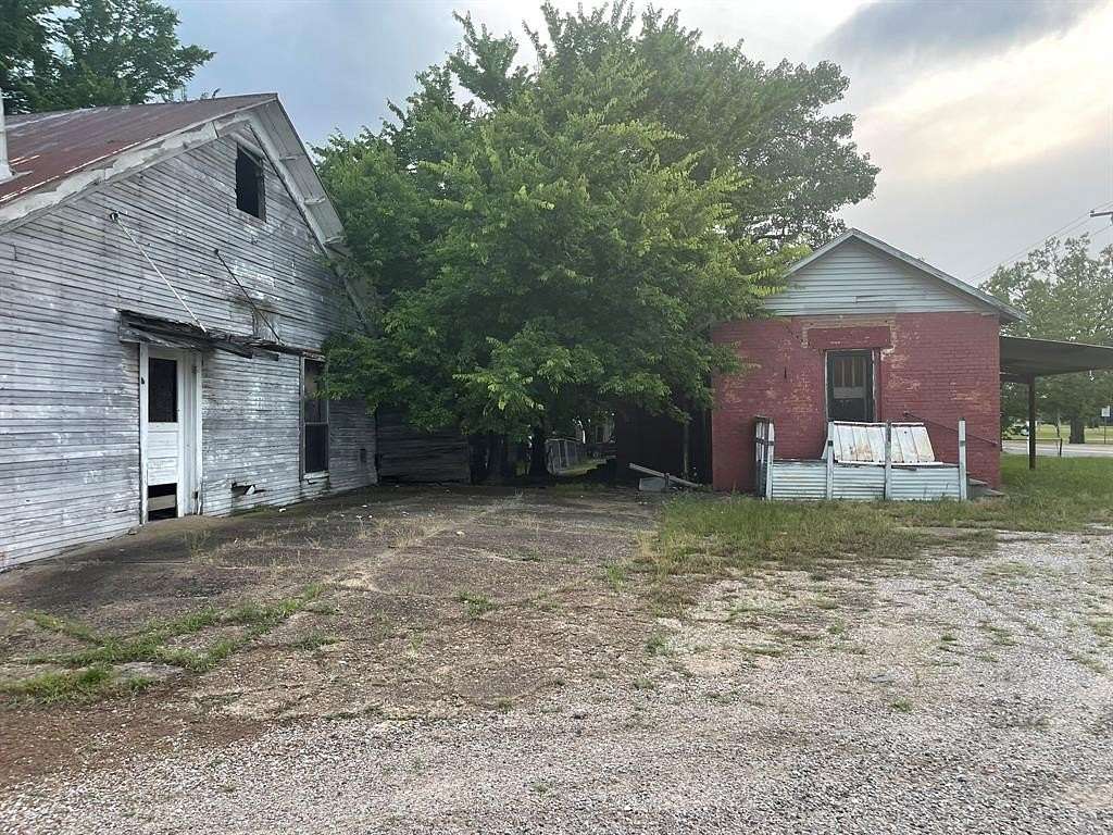 0.32 Acres of Commercial Land for Sale in Wolfe City, Texas