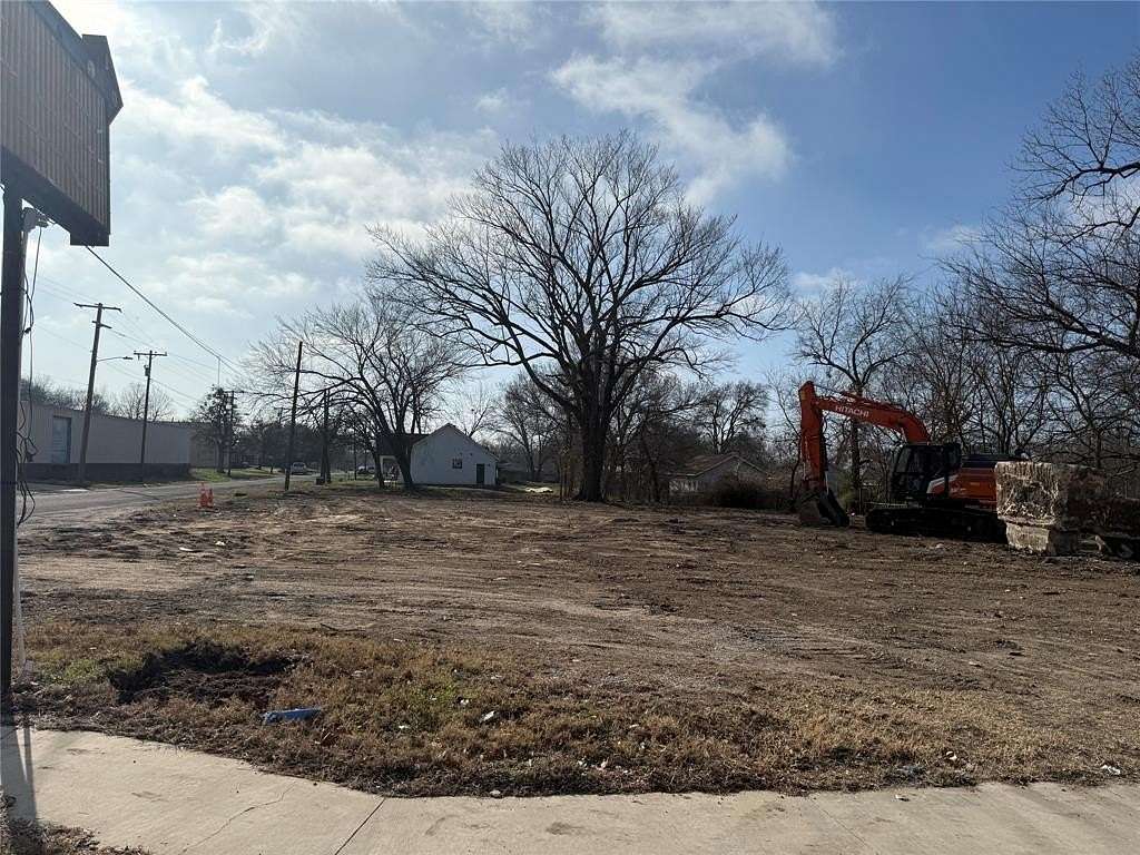 0.32 Acres of Commercial Land for Sale in Wolfe City, Texas