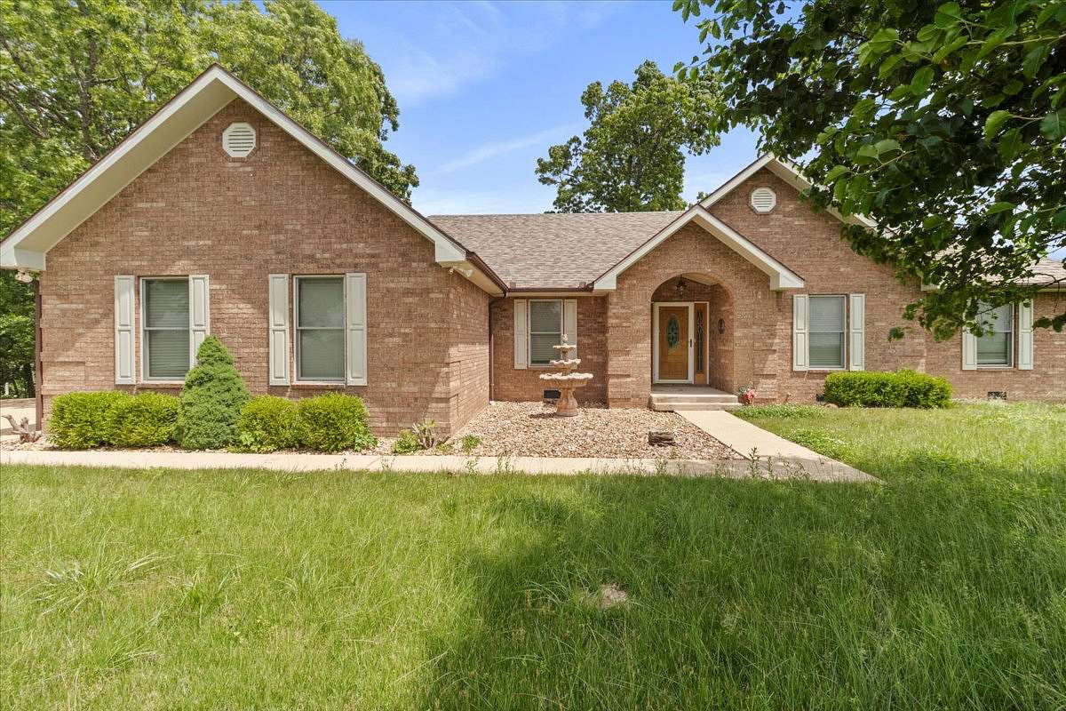 165 Acres of Land with Home for Sale in Thornfield, Missouri