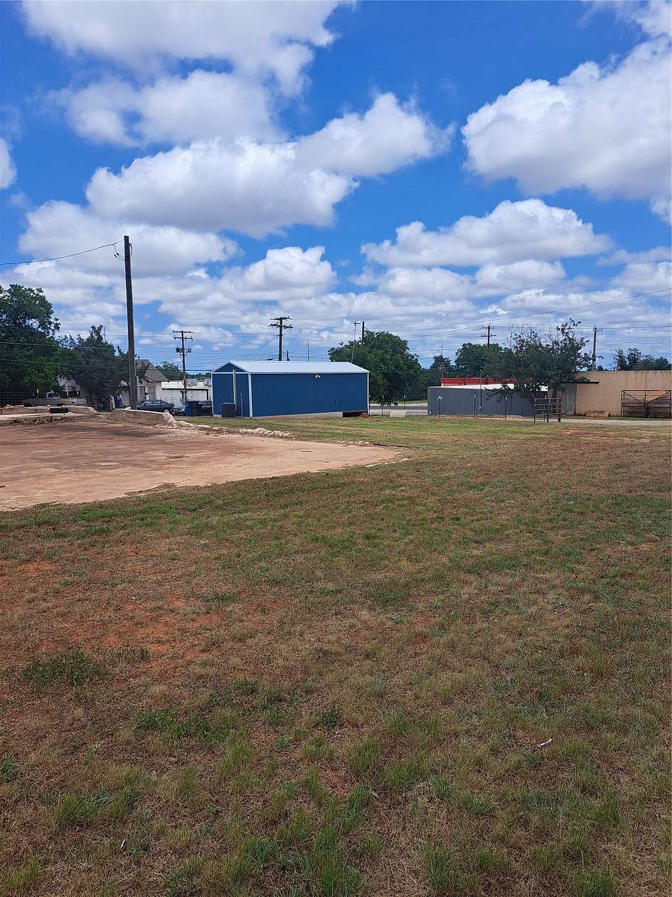 0.48 Acres of Mixed-Use Land for Sale in Sweetwater, Texas