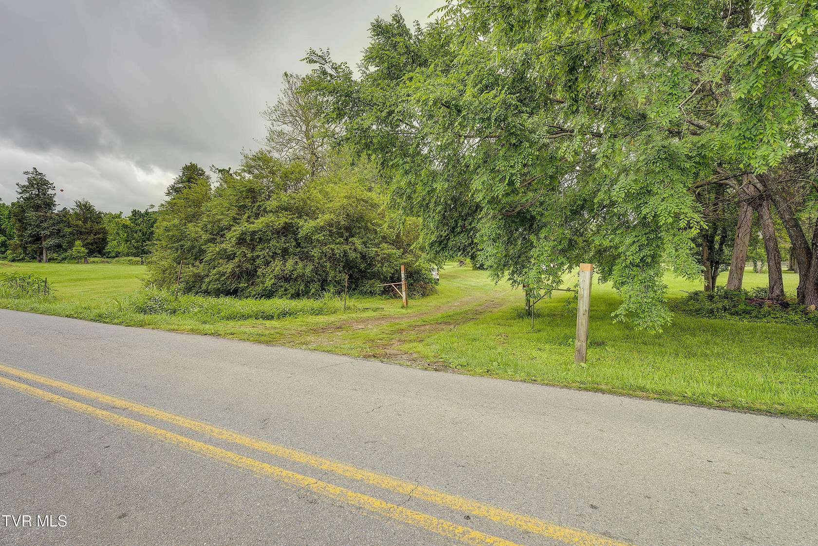1.16 Acres of Residential Land for Sale in Elizabethton, Tennessee