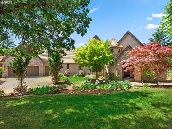 4.63 Acres of Residential Land with Home for Sale in Amity, Oregon