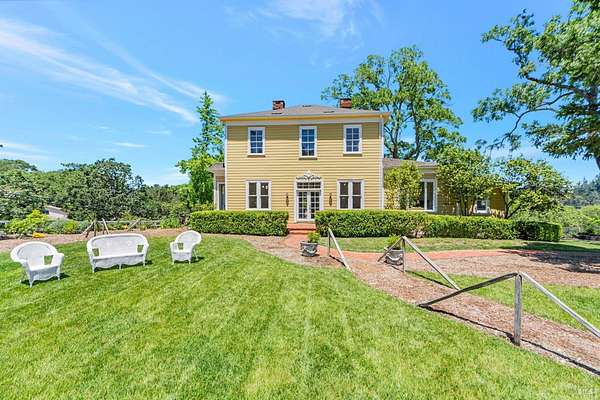 12 Acres of Land with Home for Sale in Healdsburg, California
