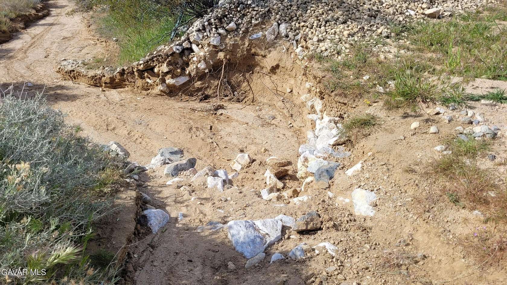 70 Acres of Land for Sale in Rosamond, California