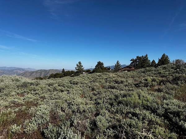 1 Acre of Residential Land for Sale in Tehachapi, California