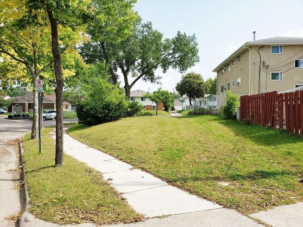 0.11 Acres of Residential Land for Sale in Minneapolis, Minnesota