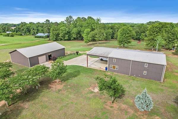 10 Acres of Residential Land with Home for Sale in Headland, Alabama