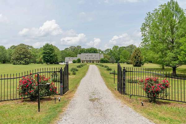 8 Acres of Improved Commercial Land for Sale in Heber Springs, Arkansas