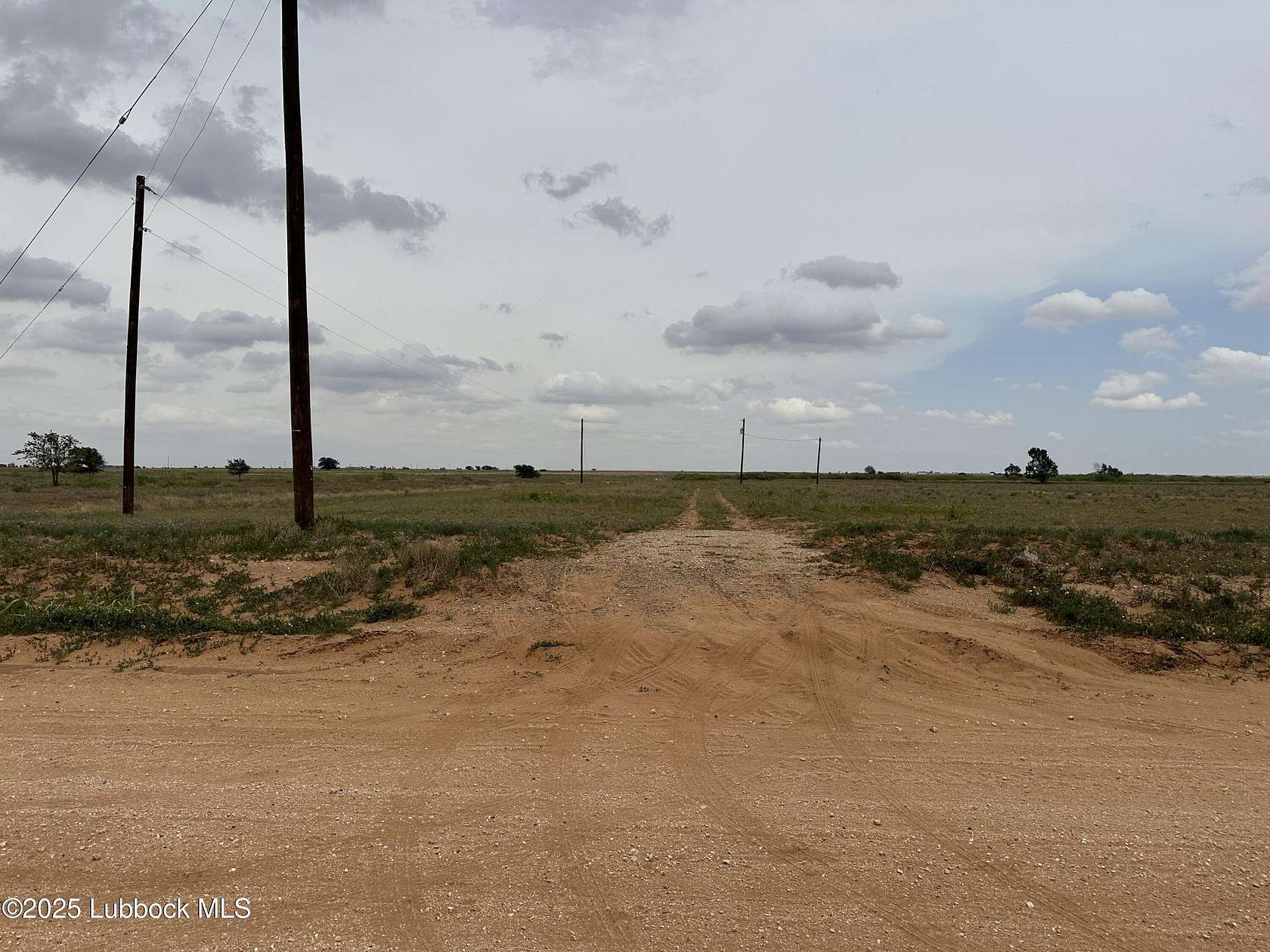 10 Acres of Land for Sale in Meadow, Texas