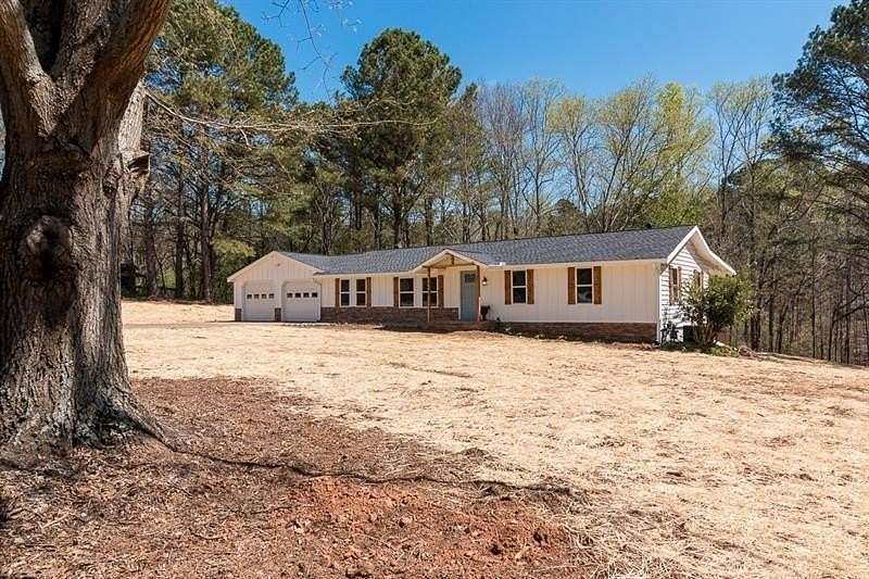 2 Acres of Residential Land with Home for Lease in Canton, Georgia