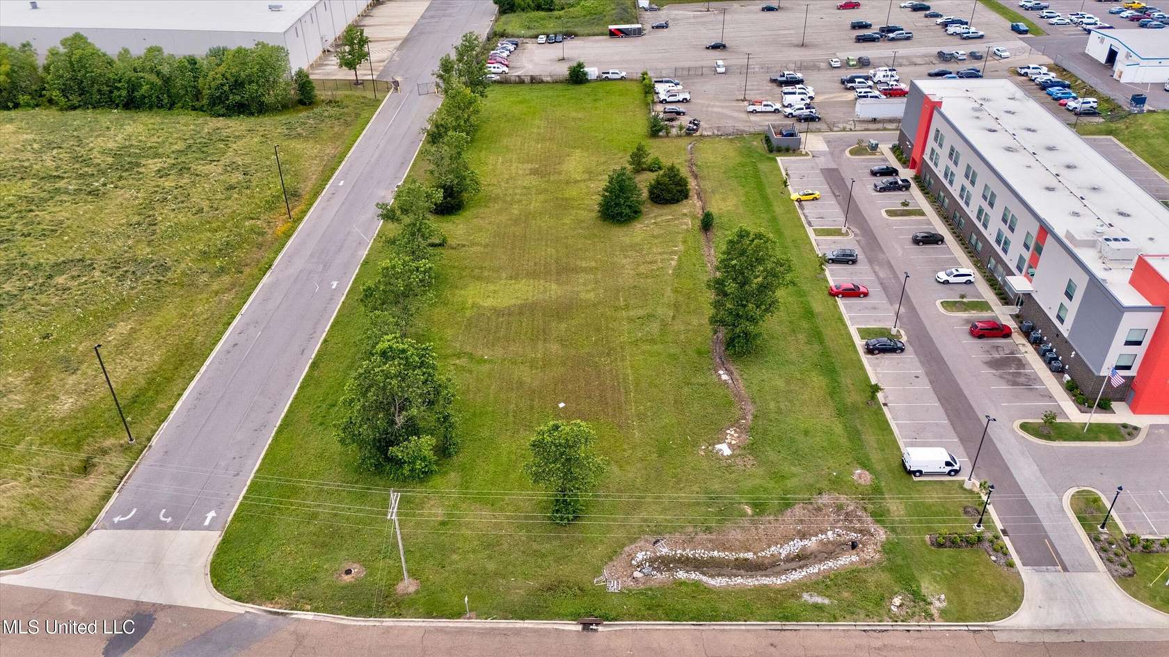 1.86 Acres of Commercial Land for Sale in Southaven, Mississippi