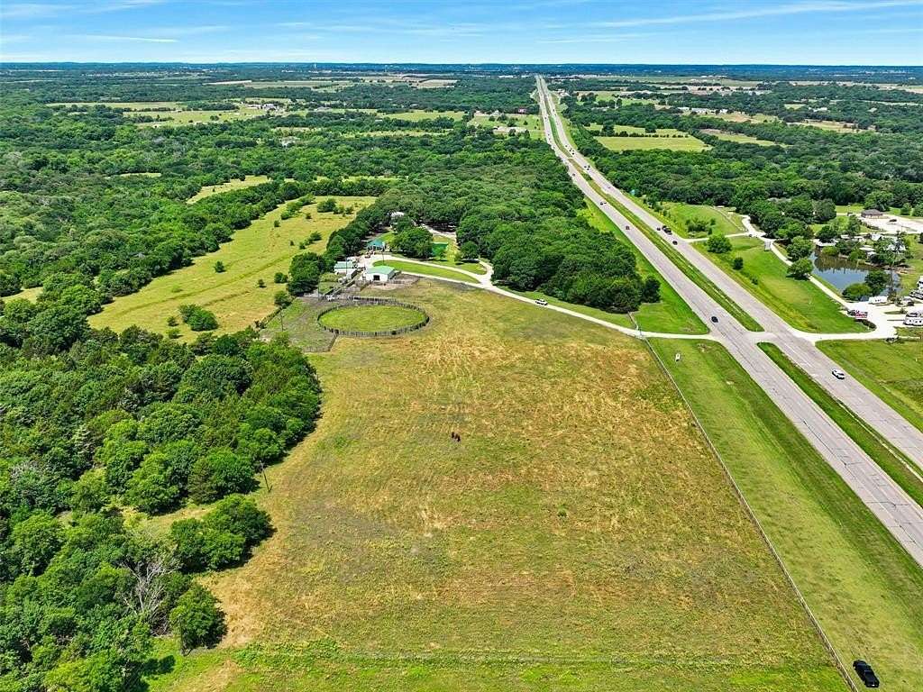 28.6 Acres of Land with Home for Sale in Sherman, Texas