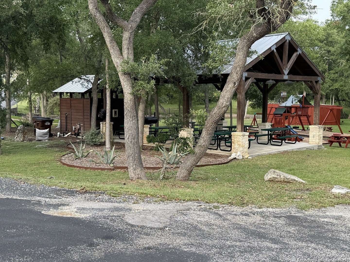 1 Acre of Residential Land for Sale in Helotes, Texas