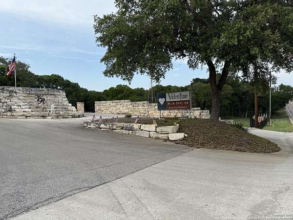 1 Acre of Residential Land for Sale in Helotes, Texas