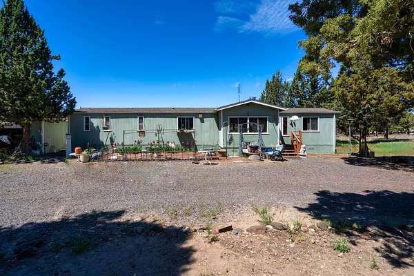 5.25 Acres of Land with Home for Sale in Terrebonne, Oregon