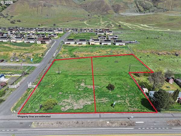 0.91 Acres of Mixed-Use Land for Sale in Wishram, Washington