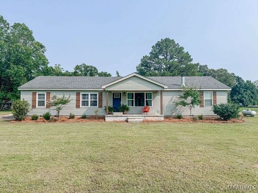 303 Acres of Recreational Land with Home for Sale in Selma, Alabama