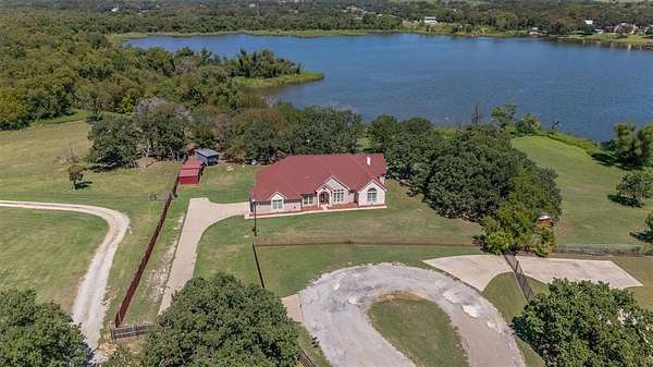 2.75 Acres of Residential Land with Home for Sale in Alvarado, Texas
