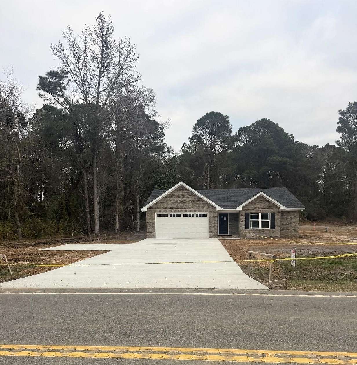 1.6 Acres of Residential Land with Home for Sale in Manning, South Carolina