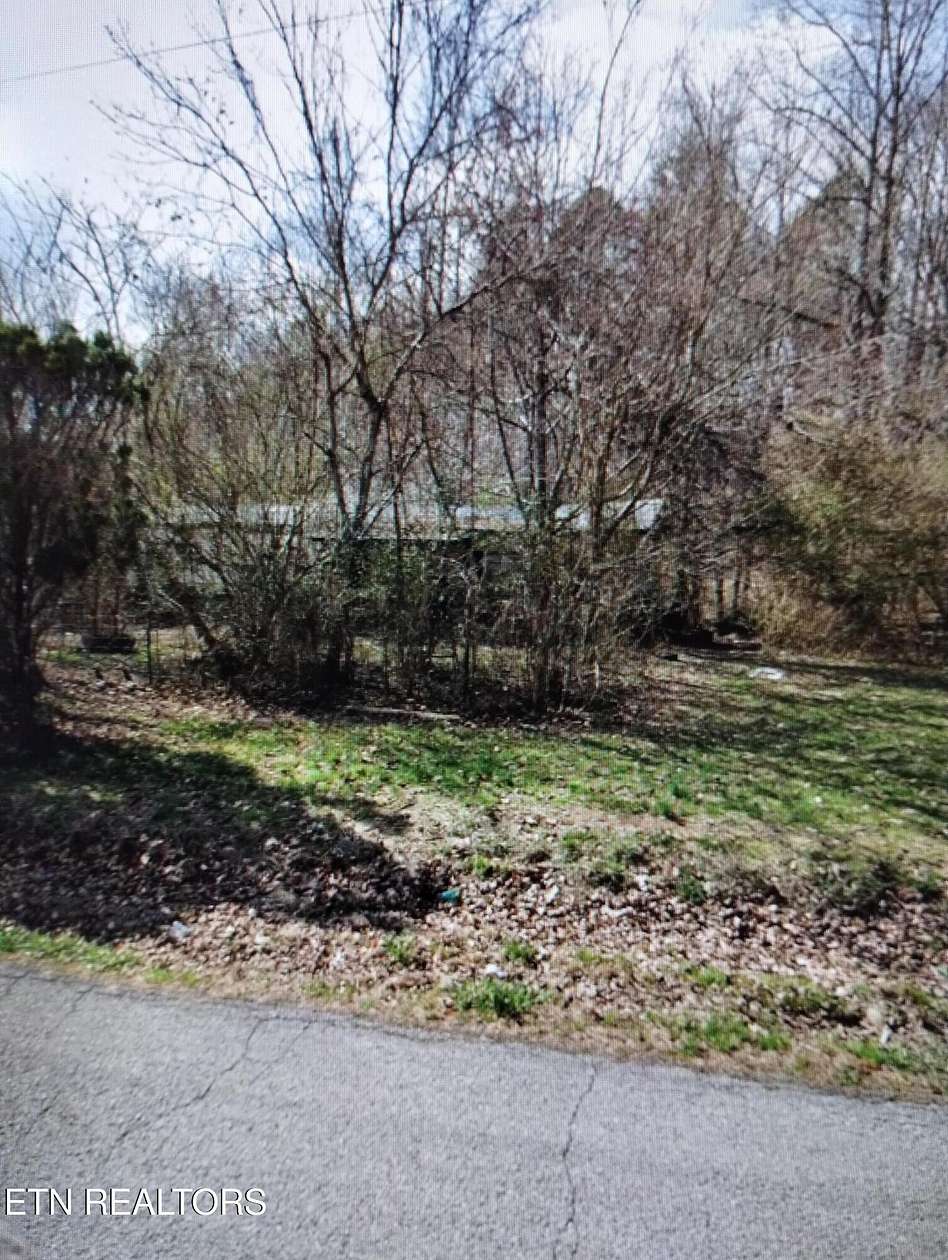 5.27 Acres of Land for Sale in Philadelphia, Tennessee