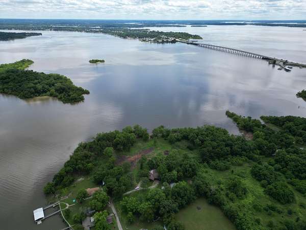 5.59 Acres of Residential Land with Home for Sale in Grove, Oklahoma