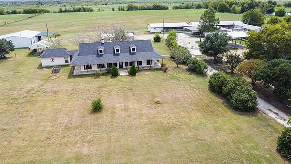 27.6 Acres of Agricultural Land with Home for Sale in Kaufman, Texas