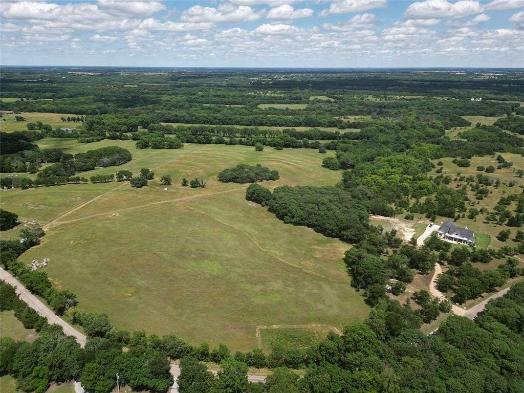 16.8 Acres of Land for Sale in Whitewright, Texas